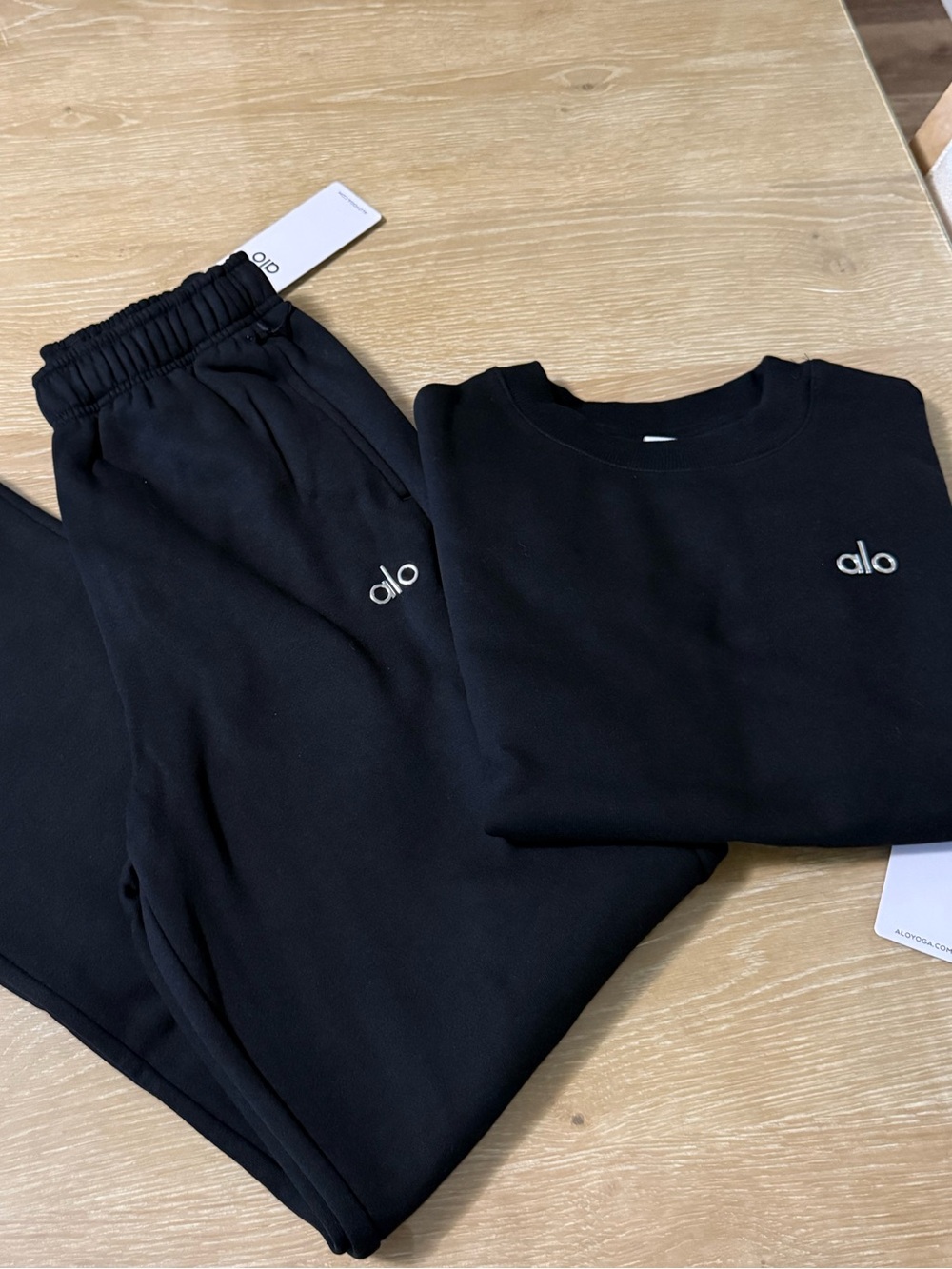 ALO Yoga Black Crewneck Sweater